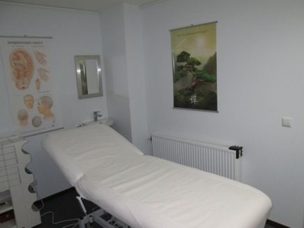 De behandelkamer van acupuncturist Aat bos
